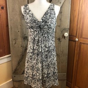 Ann Taylor Loft Black and White Dress Size Small